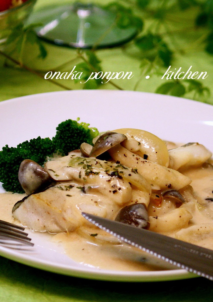 A picture of Cod with Mushroom Cream Sauce.
