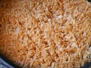 A picture of sopa de arroz con pollo