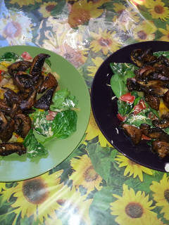 A picture of Portobello mushroom salad.