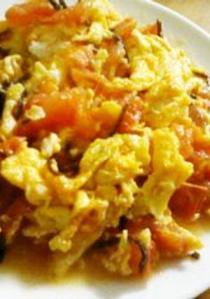 A picture of Tomato, Egg, and Shio-Konbu Stir-fry.