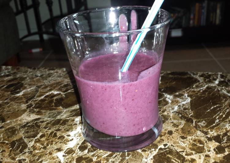 Steps to Prepare Super Quick Homemade Berry -licious smoothy