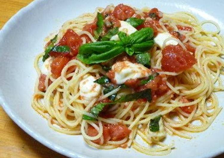 Recipe of Homemade Fresh Tomato and Mozzarella Pasta