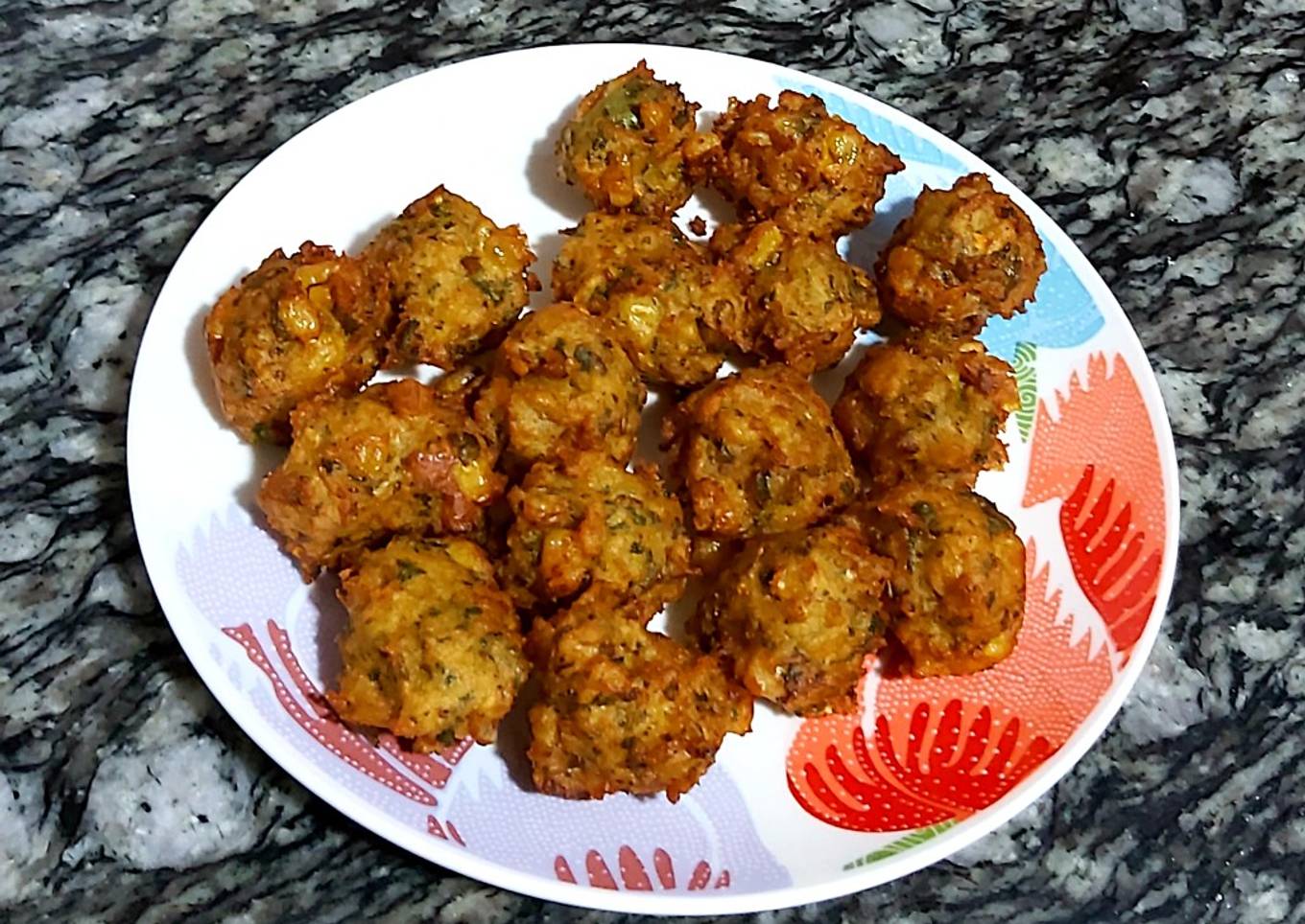 Corn spinach fritters