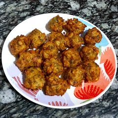A picture of Corn spinach fritters.
