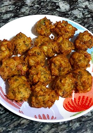 A picture of Corn spinach fritters.