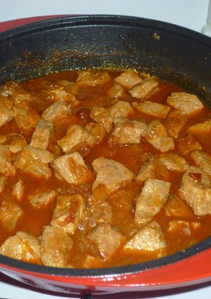 Sertéspörkölt Tajine edényben recept fotója