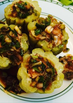 Hình của món Mướp đắng nhồi tôm thịt.