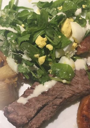 Una foto de Vacío al Horno Pizzero con Chinchulines y Papitas