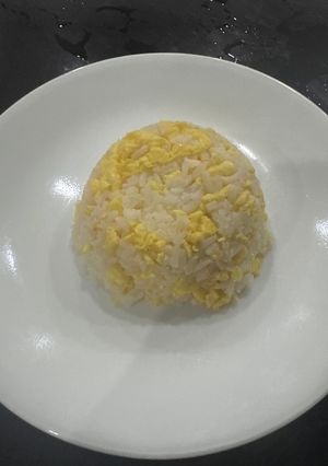 Una foto de Arroz con huevo