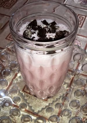 A picture of Creamy RoohAfza shake.
