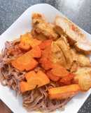 Phở gạo lức ức gà kèm cà rốt