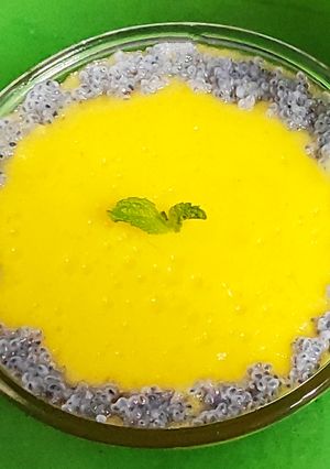 A picture of Pineapple and coconut smoothie.