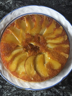 Una foto de Torta invertida de manzana