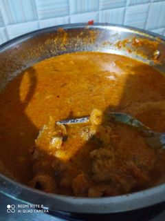 காளான் குழம்பு(mushroom curry recipe in tamil) செய்முறை முக்கிய புகைப்படம்