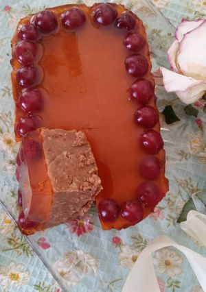 عکسی از دستور کیک یخچالی ژله ای با بیسکوییت ساقه طلایی🍪🍩🍭