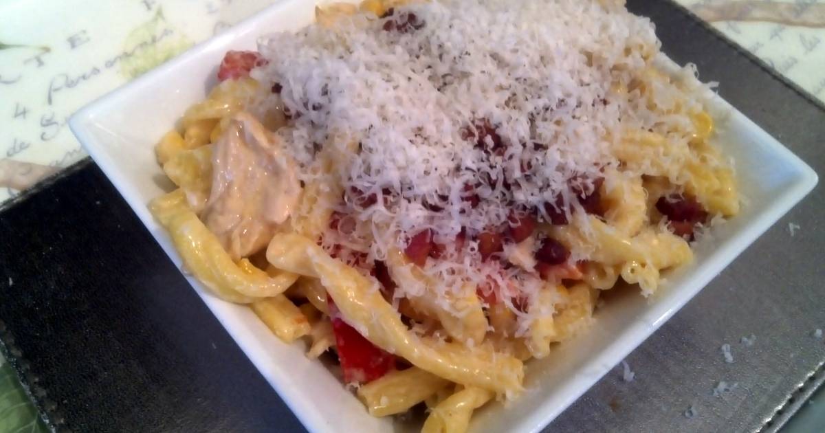 Turkey with pointed peppers, creme fraiche and pasta. Recipe by Dh88comet -  Cookpad