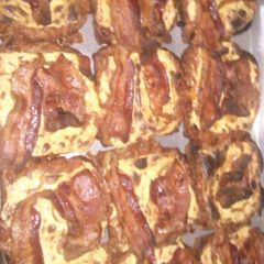 A picture of Bean & bacon sandwiches.