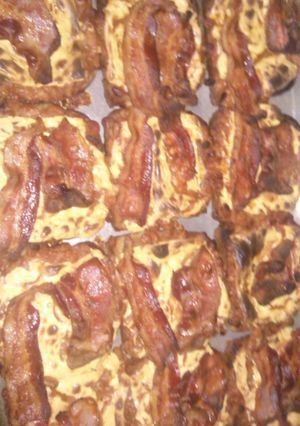 A picture of Bean & bacon sandwiches.
