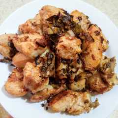A picture of Ayam Goreng Gurih.