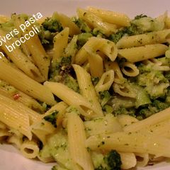 A picture of Garlic Lover's Pasta With Broccoli.