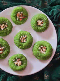 परवल का पेडा(parwal ka pedha recipe in hindi) रेसिपी मुख्य फोटो