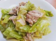 A picture of chicken bouillon stock