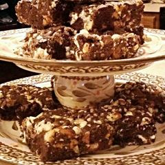 A picture of Chocolate Cookie Vanilla Chip Bars.