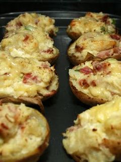 A picture of Stuffed baked potatoes.