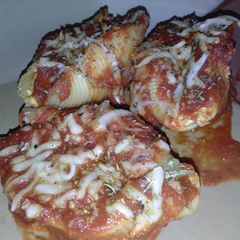 A picture of Sausage & Cheese Stuffed Shells.