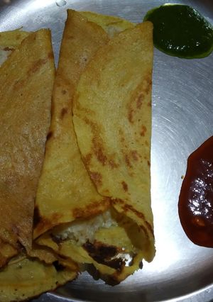 A picture of Moong daal cheela.