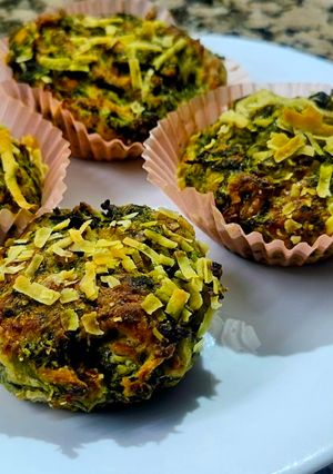 Una foto de Muffins de acelga y parmesano