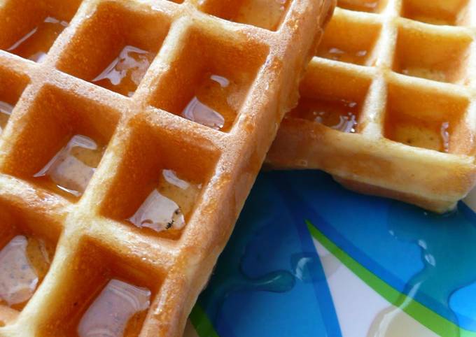 Steps to Make Perfect Waffles With One Egg