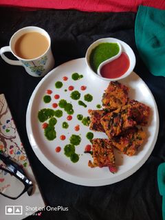 બીટ અને પાત્રા વડી(beet and patra vadi recipe in gujarati) રેસીપી મુખ્ય ફોટો