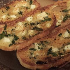 A picture of Mediterranean bread.