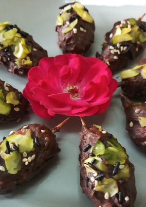 A picture of Sesame Badam Chocolate Toffee.