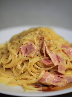 A picture of Happy Pasta Carbonara.