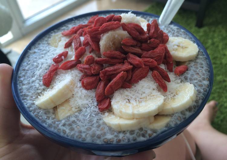 Simple Way to Prepare Super Quick Homemade Raw Organic Chia Seed Bowl