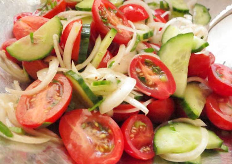 Steps to Cook Perfect Simple Tomato Cucumber Salad with Lemon Dressing