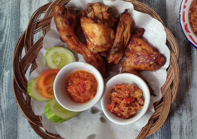 Resep Ayam Goreng Kalasan with Sambal Bawang n Sambal Kecombrang 😋, Menggugah Selera