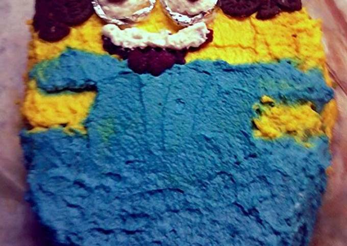 Minion Birthday Cake for girls - Decorated Cake by Simone - CakesDecor