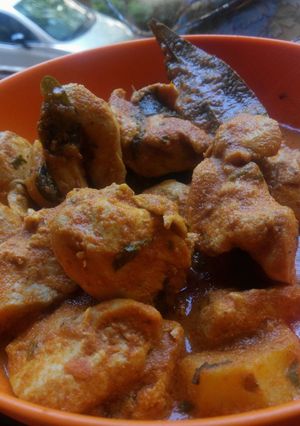 A picture of Coconut Milk Chicken Curry..