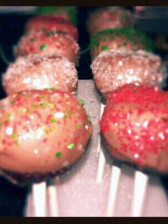 A picture of Chocolate Covered Red Velvet Cake Pops.