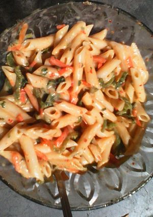 A picture of Creamy veggie pasta.