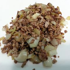 A picture of Stir Fry Ground Pork With Onion.