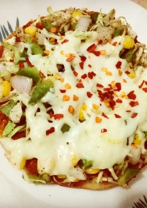 A picture of Roasted Green Pepper Pita Bread Pizza.