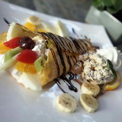 A picture of Crepe icecream.