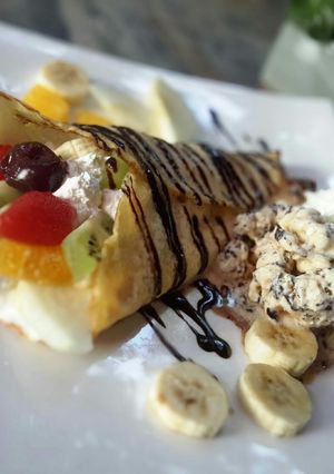 A picture of Crepe icecream.