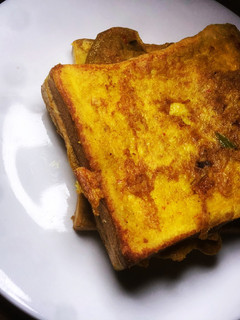 A picture of Egg toast.