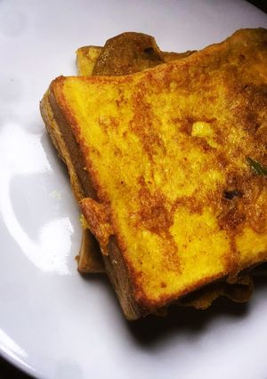 A picture of Egg toast.