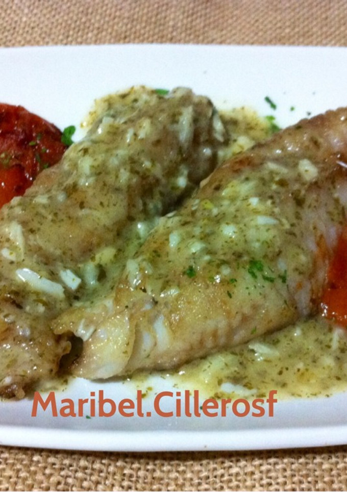 Una foto de Filetes de Maragota a la plancha con picada de ajo y perejil